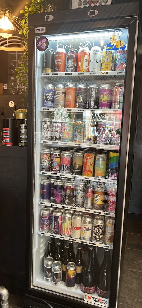 JG Craft Beer Bottle Shop Nottingham — Bar | Urbanary